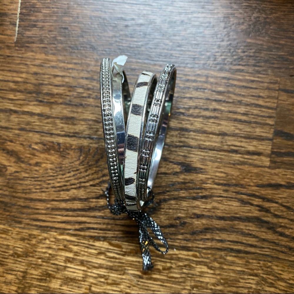 👑 4 for $25 👑 set of 4 loft bracelets NWT
